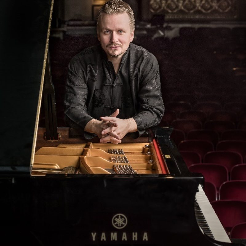 124867194_ilya_yakushev_piano_-_600x600
