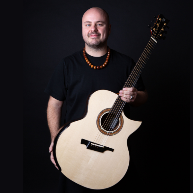 Andy Mckee - 600x600