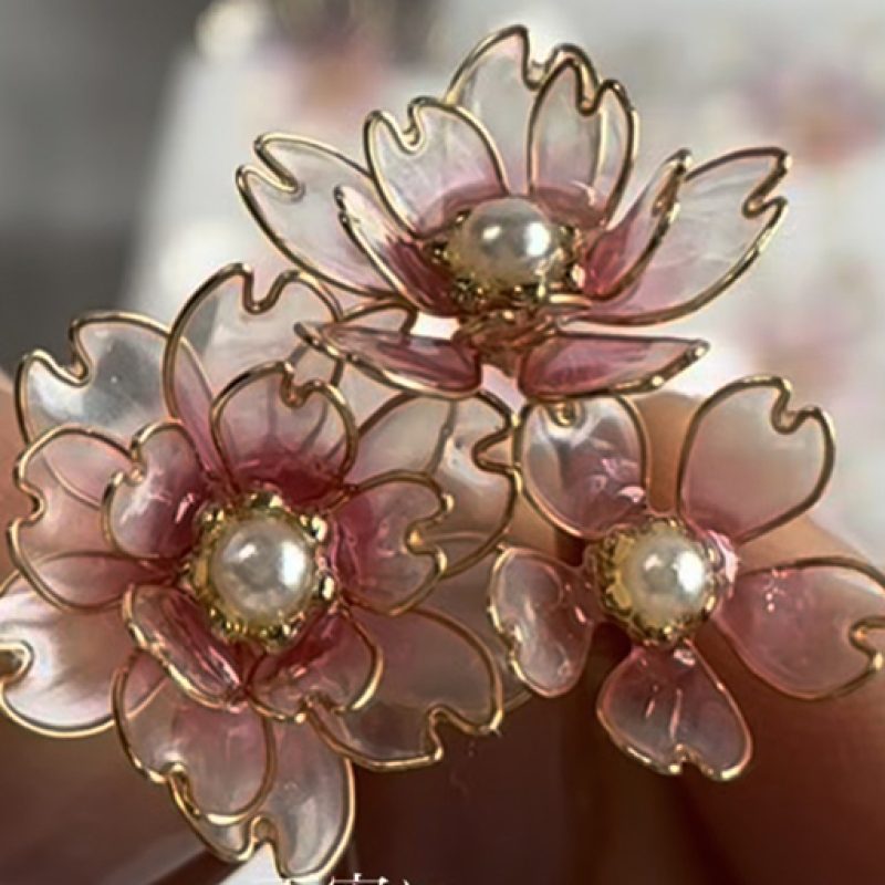 Wire Flowers with Nail Polish